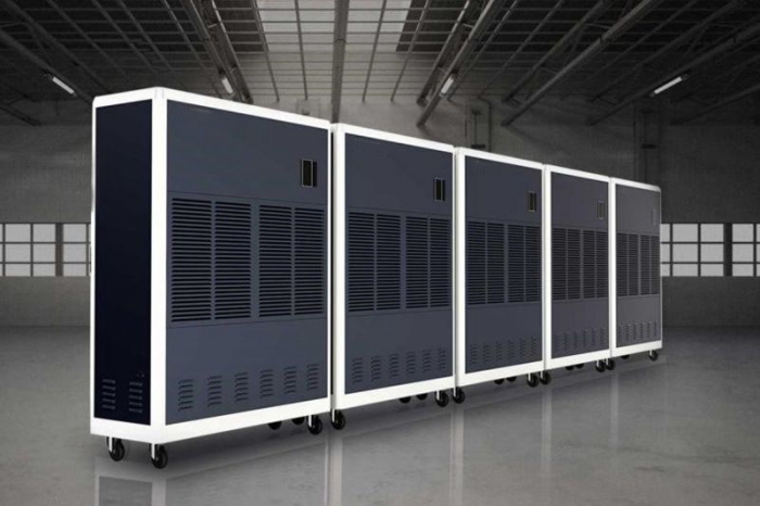 干衣機隨風飄搖，除濕機逆風飛揚